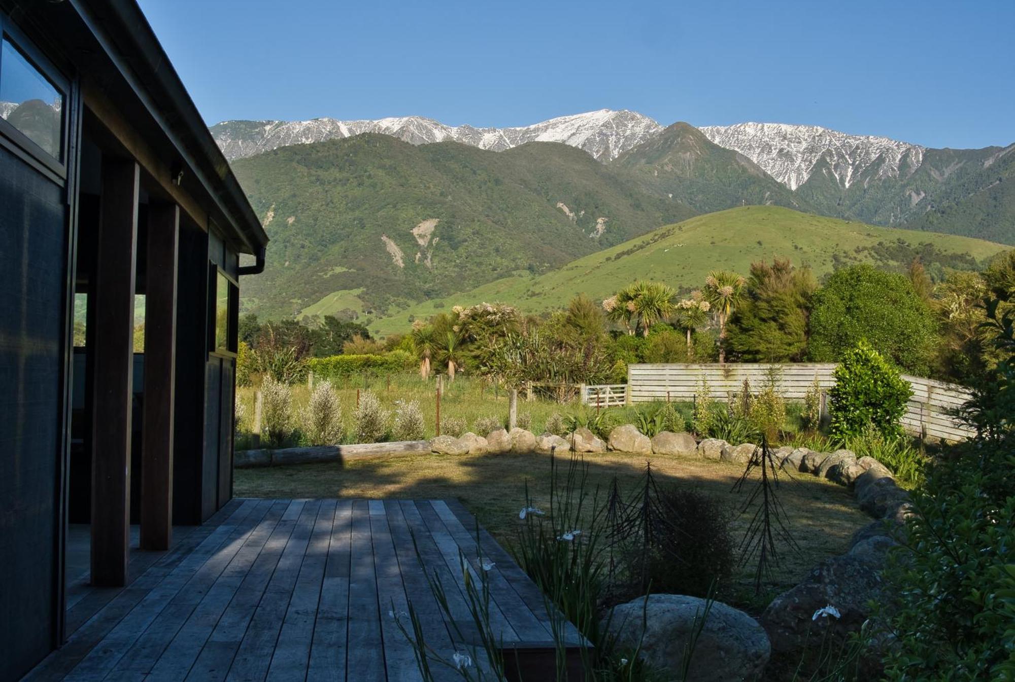 Kanuka Terrace - The Little Black House Hapuku Exterior photo